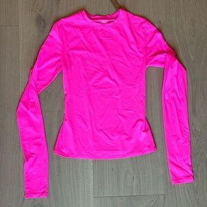 NWT SKIMS fits everyone long sleeve t-shirt hot pink small